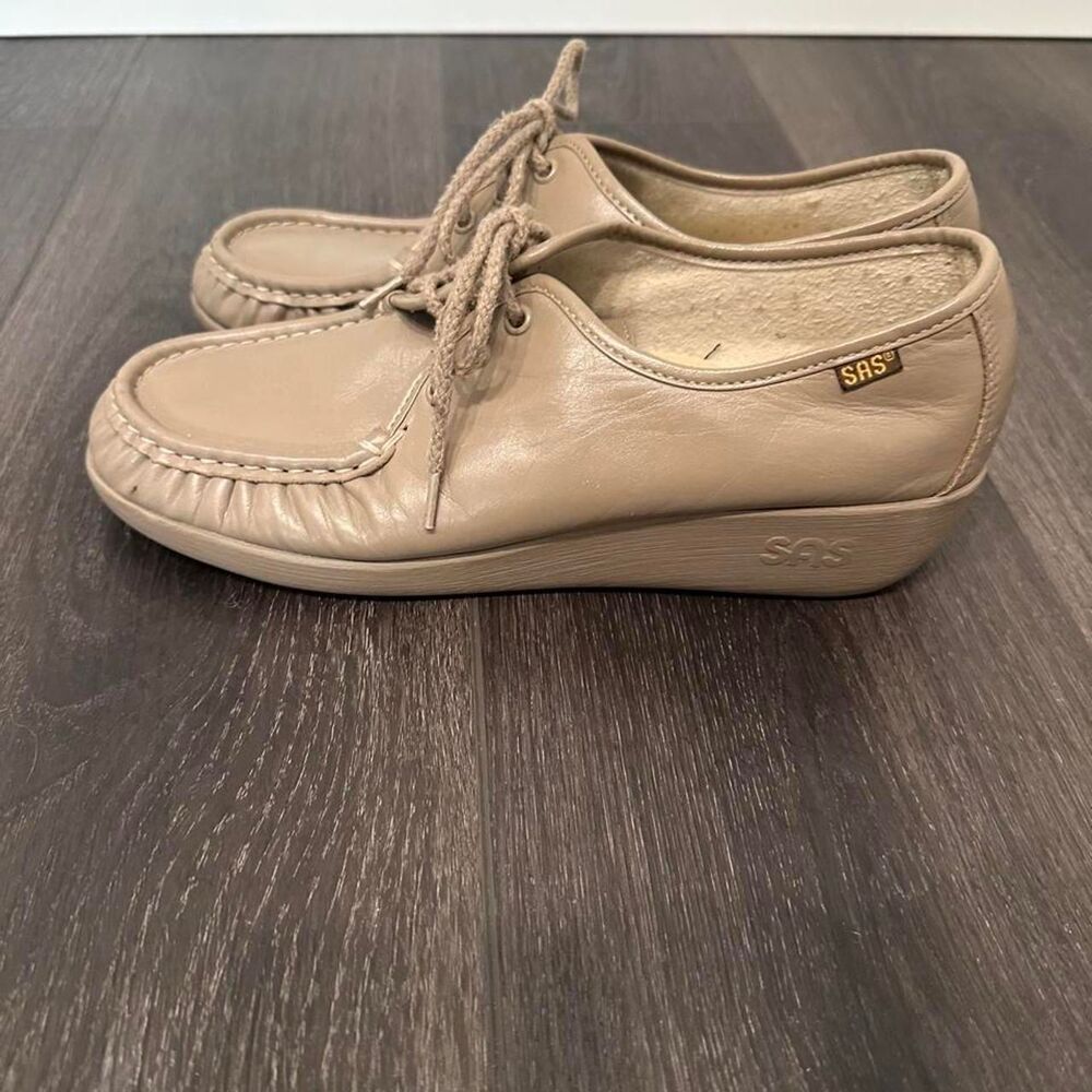 Sas Women's Tan and Cream Loafers